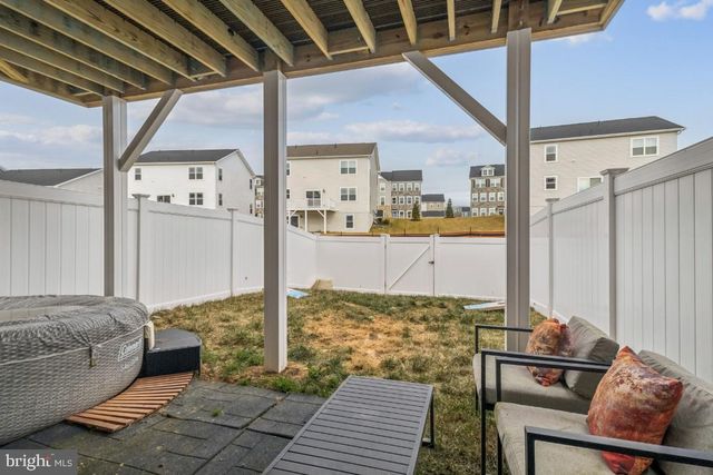 10939 DRUMMOND PL, White Plains, MD 20695