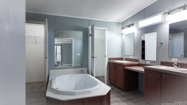 11073 Briggs, Atascosa, TX 78002