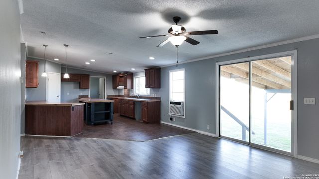 11073 Briggs, Atascosa, TX 78002