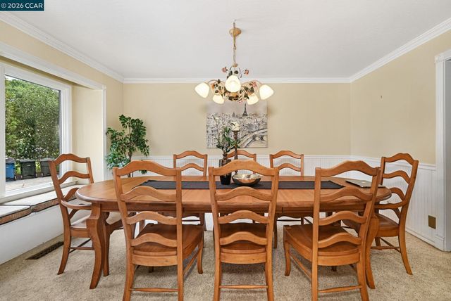 1016 Pine Hollow Ct, Clayton, CA 94517