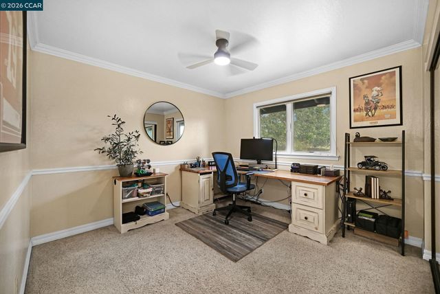 1016 Pine Hollow Ct, Clayton, CA 94517