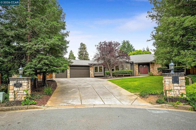 1016 Pine Hollow Ct, Clayton, CA 94517