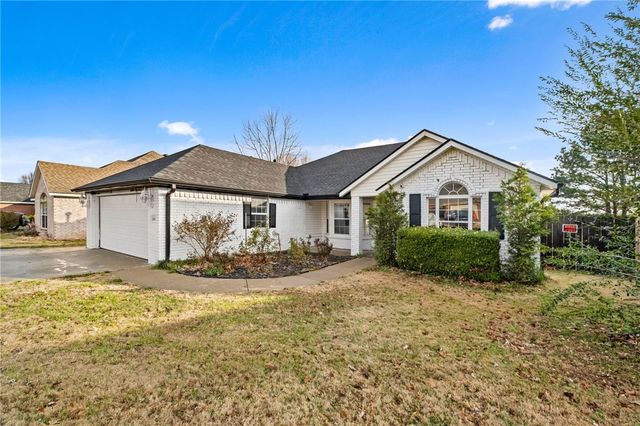 2541 Appleglen Street, Springdale, AR 72764