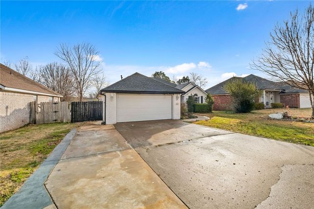 2541 Appleglen Street, Springdale, AR 72764