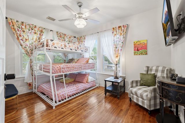 410 S Carroll Street, La Porte, TX 77571
