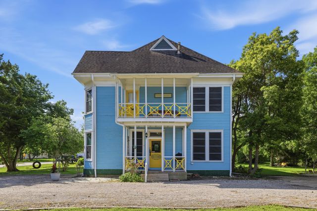 410 S Carroll Street, La Porte, TX 77571