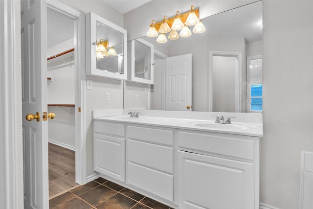 2100 Field Lane, Mansfield, TX 76063