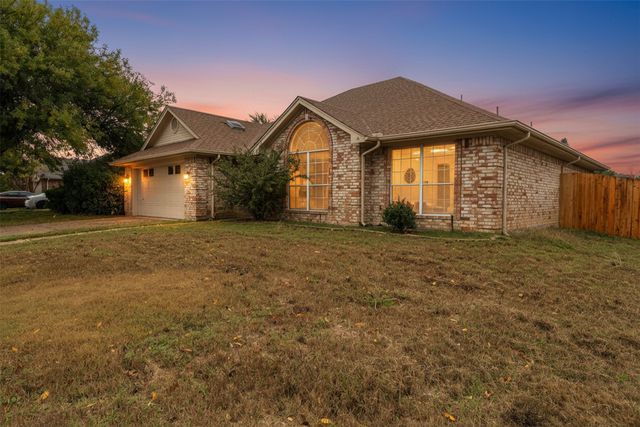 2100 Field Lane, Mansfield, TX 76063