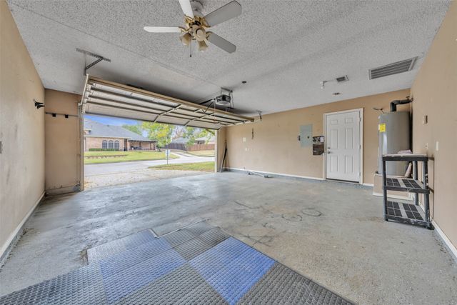 2100 Field Lane, Mansfield, TX 76063