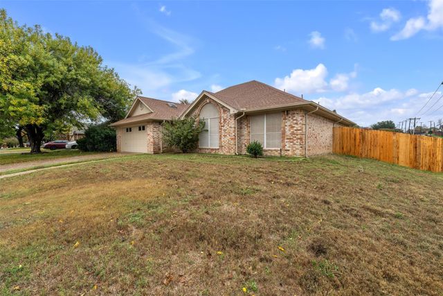 2100 Field Lane, Mansfield, TX 76063