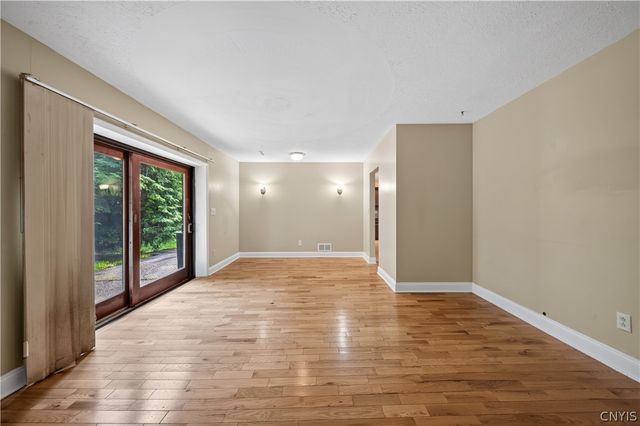211 Schaffer Avenue, Salina, NY 13206