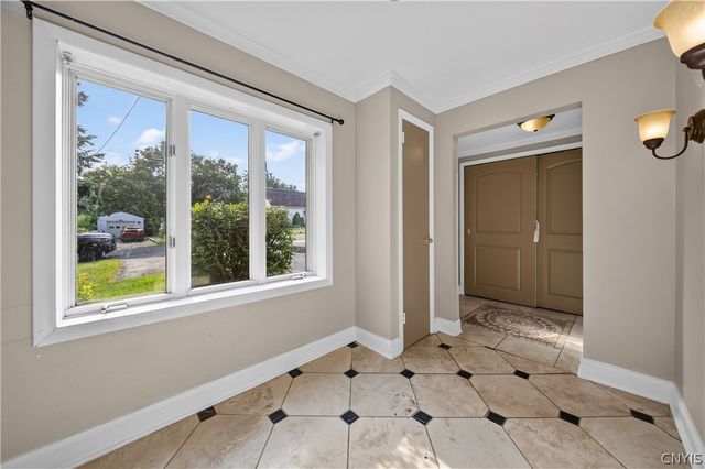 211 Schaffer Avenue, Salina, NY 13206