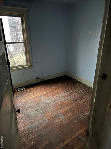 2954 E Harding Street, Detroit, MI 48214
