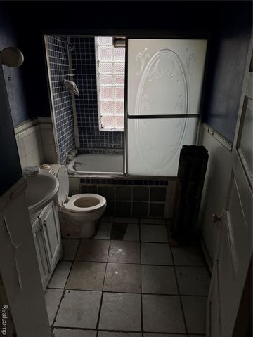 2954 E Harding Street, Detroit, MI 48214