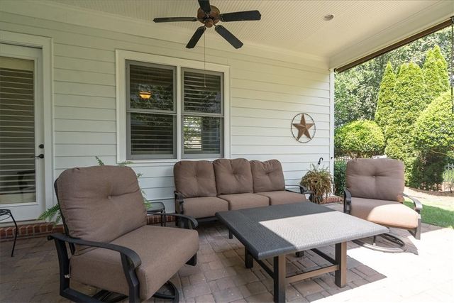502 Navan Lane, Statham, GA 30666