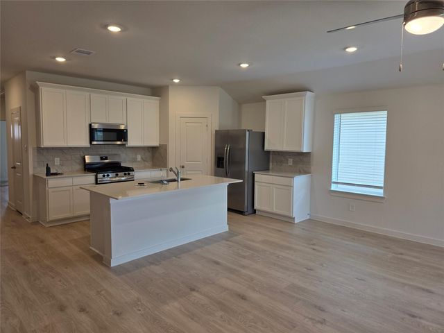 31111 Winchester Falls Court, Fulshear, TX 77441