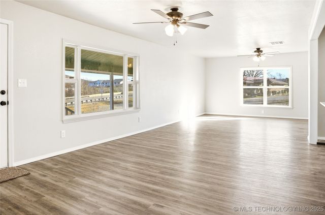 1126 S 2nd Street, Stilwell, OK 74960