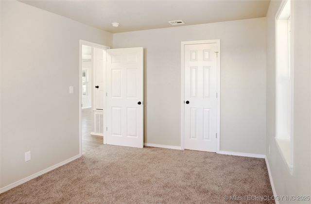 1126 S 2nd Street, Stilwell, OK 74960