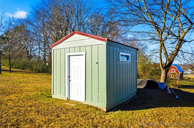 1126 S 2nd Street, Stilwell, OK 74960