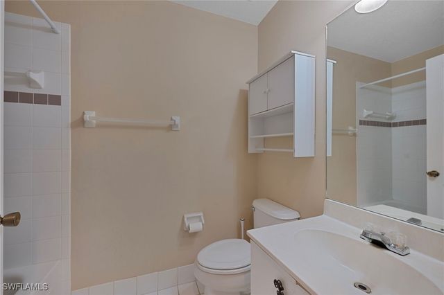 6610 Huntington Lakes CIR 203, Naples, FL 34119