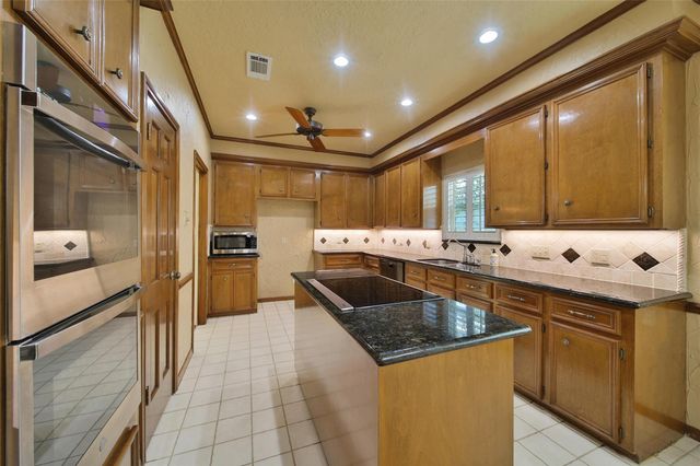 1723 Hidden Villas Drive, Kingwood, TX 77339