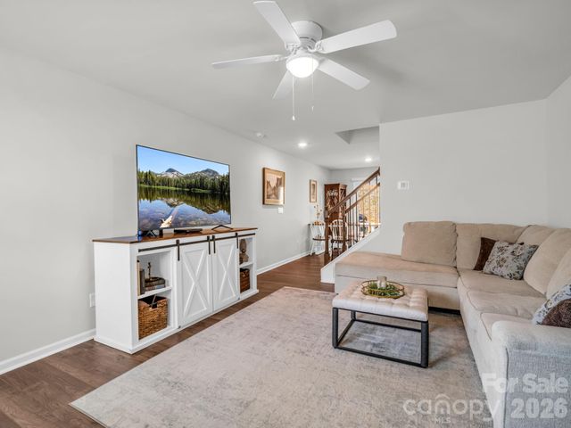 21 Virginia Commons Drive, Arden, NC 28704