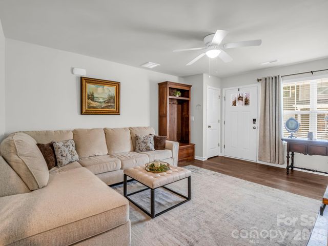 21 Virginia Commons Drive, Arden, NC 28704