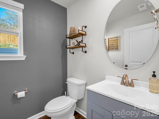 21 Virginia Commons Drive, Arden, NC 28704