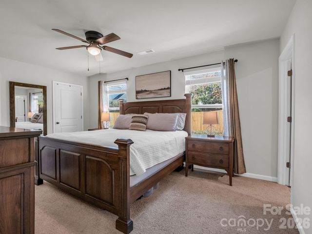21 Virginia Commons Drive, Arden, NC 28704