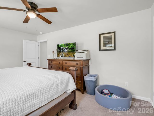 21 Virginia Commons Drive, Arden, NC 28704