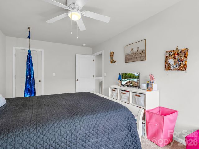 21 Virginia Commons Drive, Arden, NC 28704