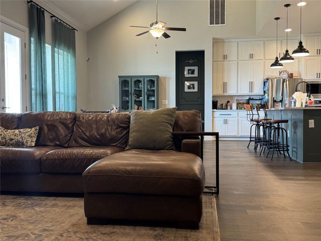134 Rose Heath LN, Liberty Hill, TX 78642