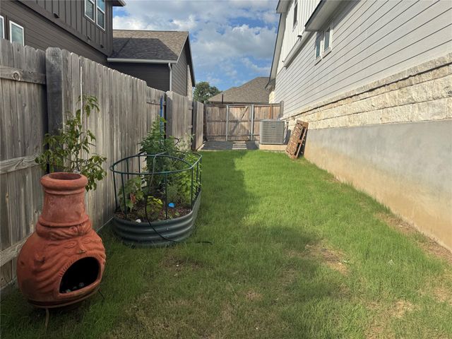 134 Rose Heath LN, Liberty Hill, TX 78642