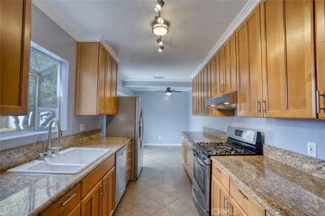 128 W Gaillard Street, Glendora, CA 91740