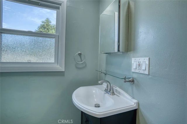 128 W Gaillard Street, Glendora, CA 91740