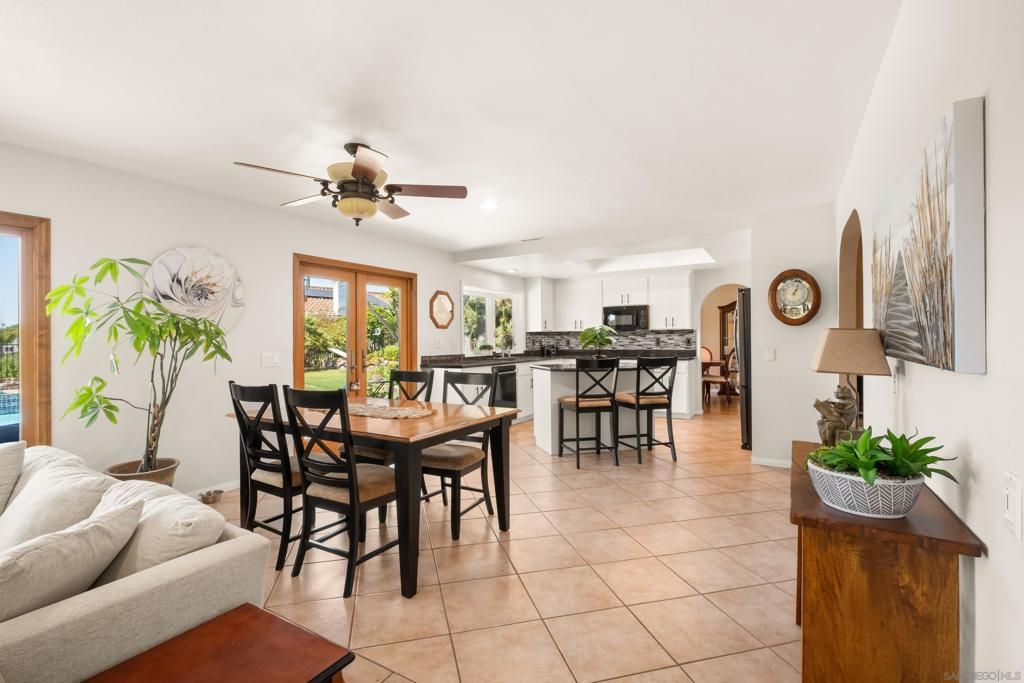 Image 11 of property listing at 2614 Abedul Street, Carlsbad, CA 92009
