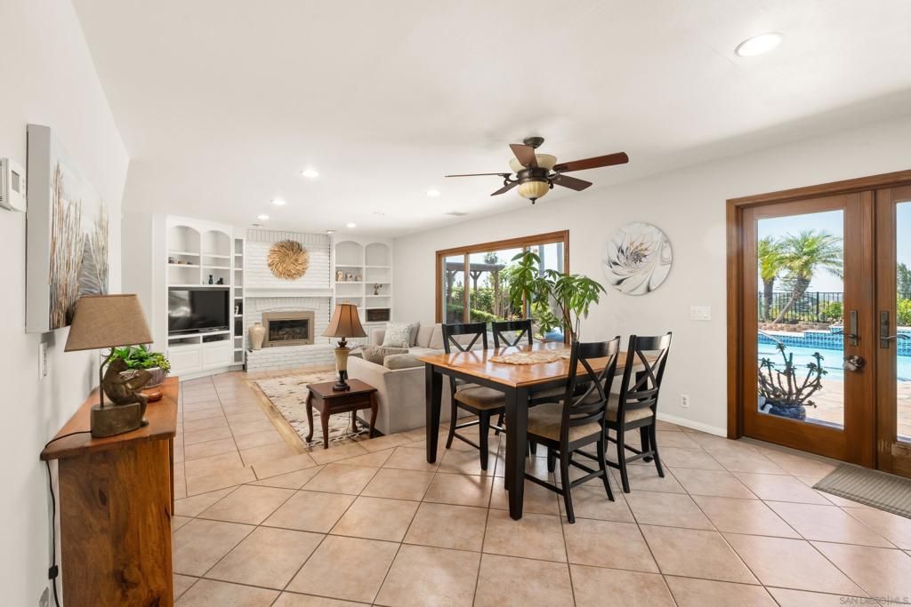 Image 15 of property listing at 2614 Abedul Street, Carlsbad, CA 92009