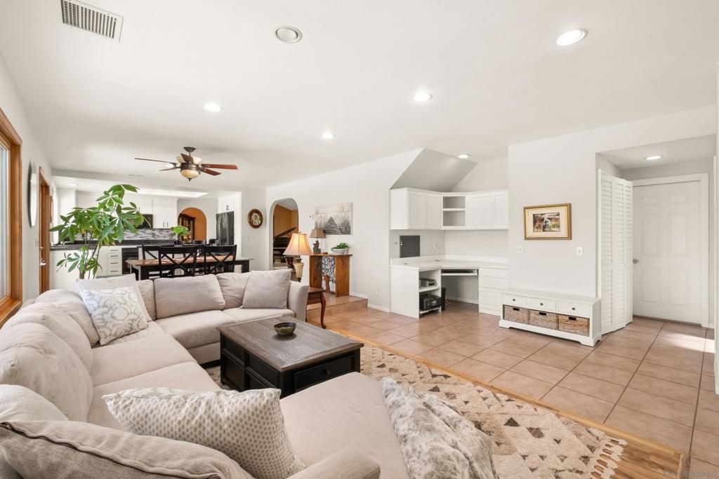 Image 17 of property listing at 2614 Abedul Street, Carlsbad, CA 92009