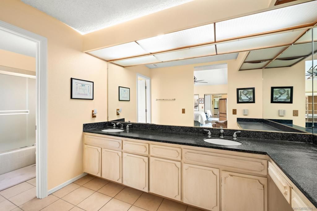 Image 23 of property listing at 2614 Abedul Street, Carlsbad, CA 92009