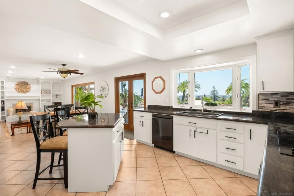 Image 9 of property listing at 2614 Abedul Street, Carlsbad, CA 92009