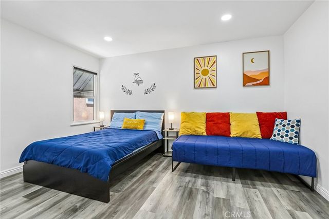 1036 E 2nd Street 11, Long Beach, CA 90802
