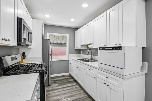 1036 E 2nd Street 11, Long Beach, CA 90802