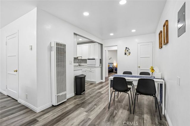 1036 E 2nd Street 11, Long Beach, CA 90802