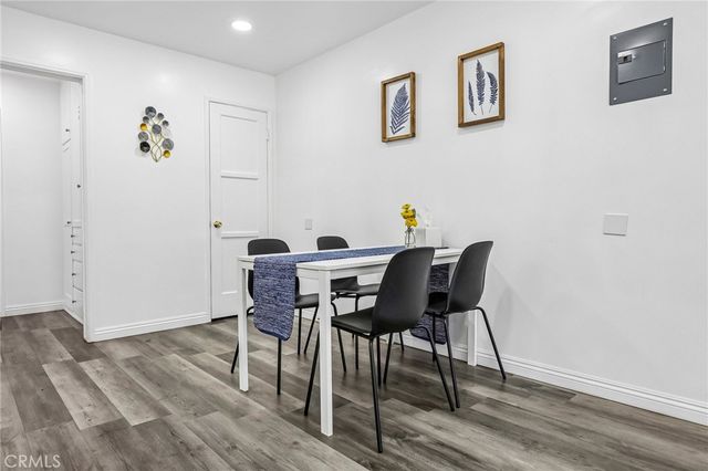 1036 E 2nd Street 11, Long Beach, CA 90802