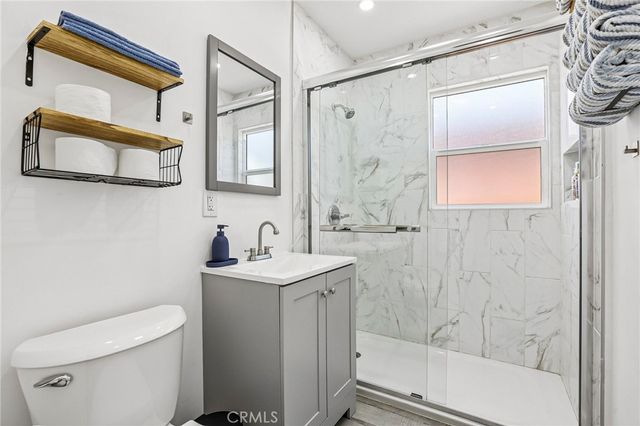1036 E 2nd Street 11, Long Beach, CA 90802