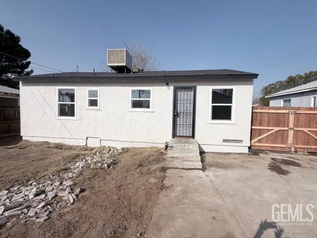 1235 Wilson Avenue, Bakersfield, CA 93308