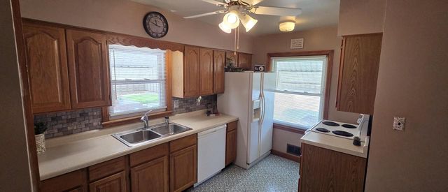 2816 Gillen STREET, Racine, WI 53403
