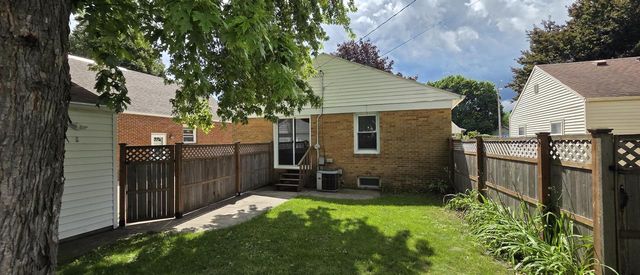 2816 Gillen STREET, Racine, WI 53403