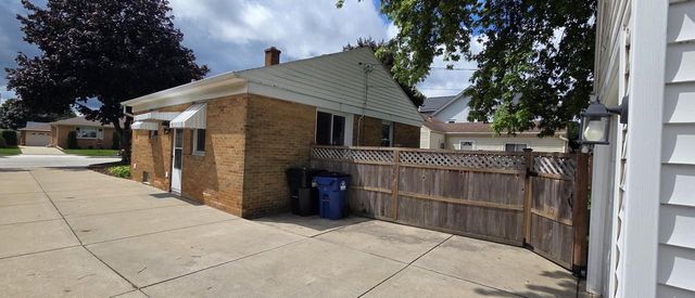 2816 Gillen STREET, Racine, WI 53403