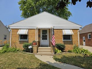 2816 Gillen STREET, Racine, WI 53403